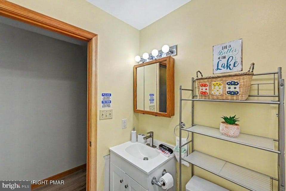 211 Nadine Boulevard photo 46