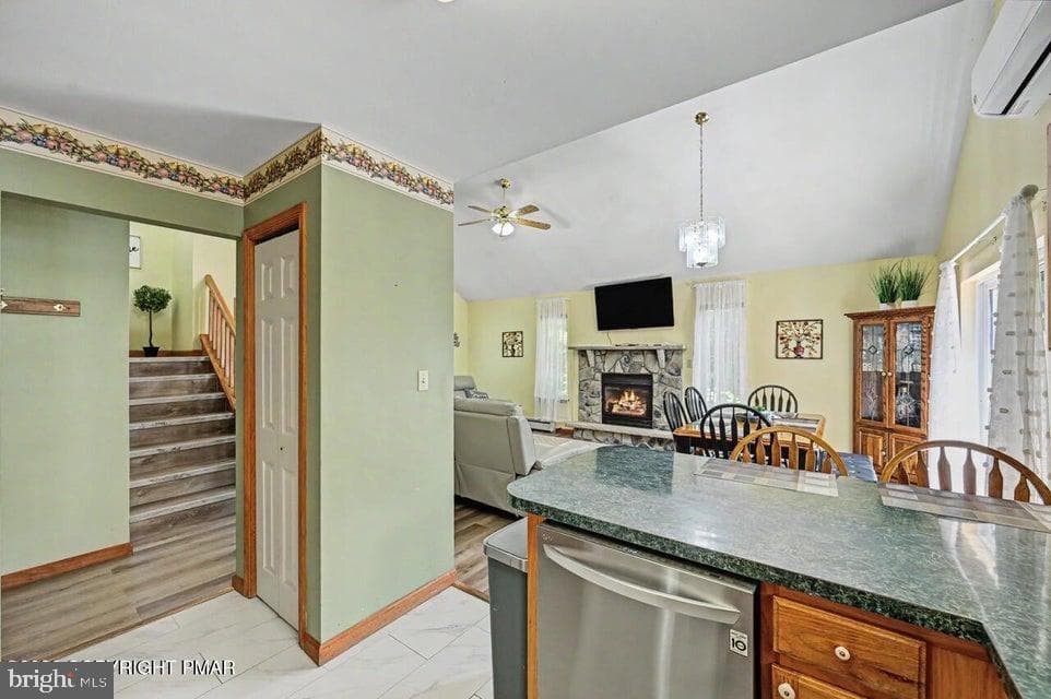 211 Nadine Boulevard photo 50
