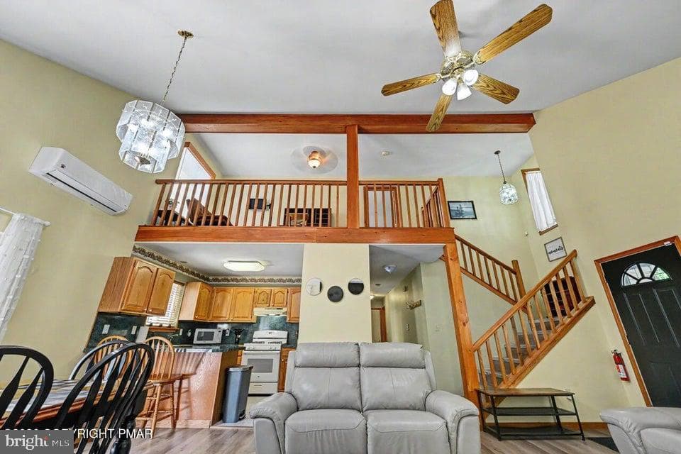 211 Nadine Boulevard photo 55