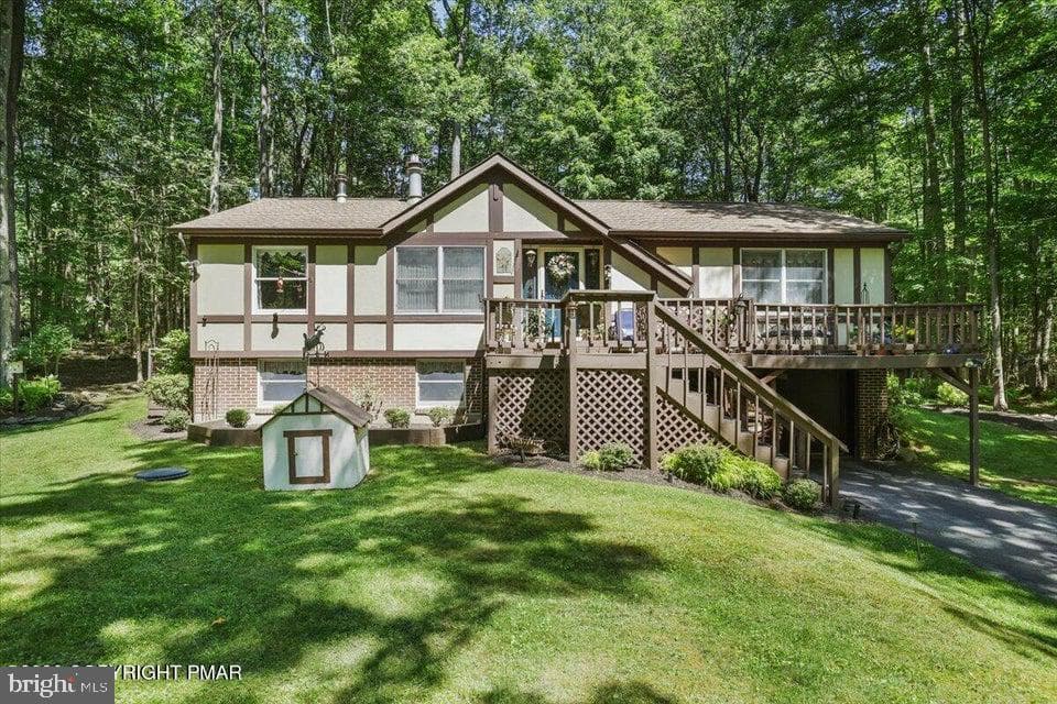 137 Outer Drive, Pocono Lake
