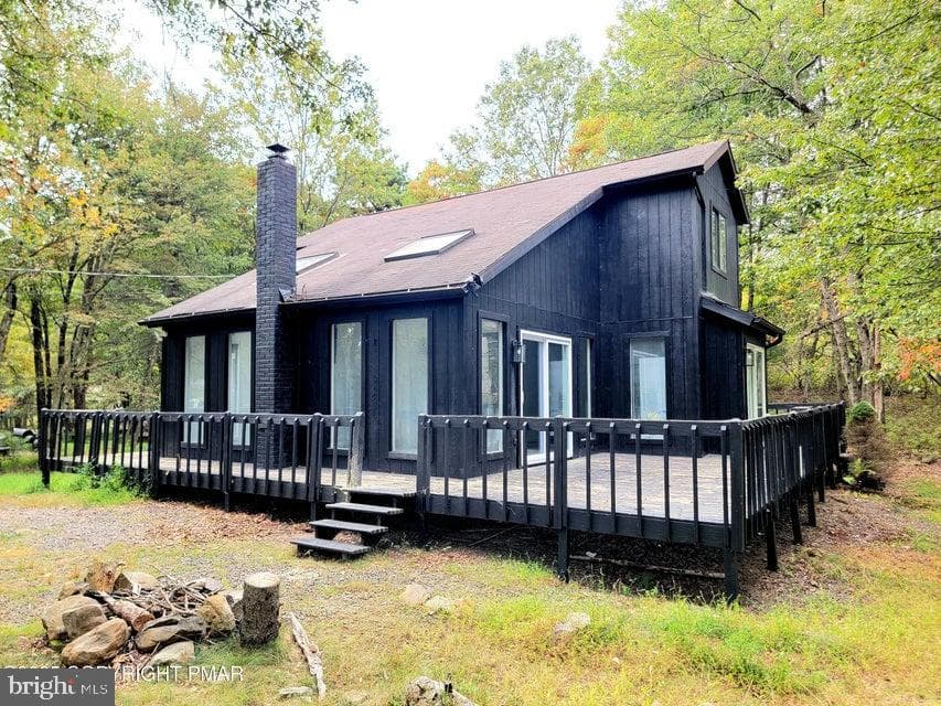 121 Overland Drive, Long Pond