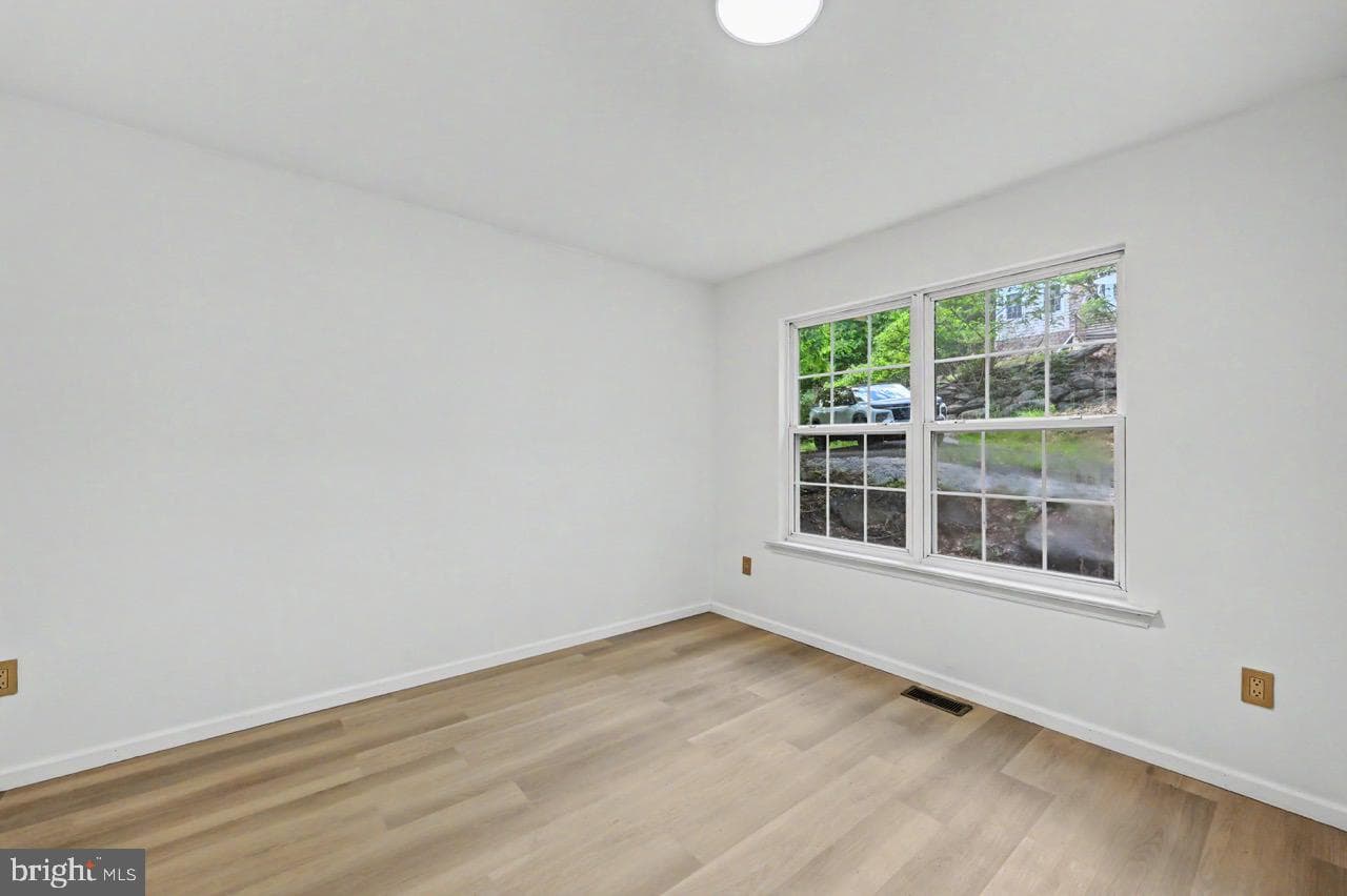 112 Cedar Lane photo 7