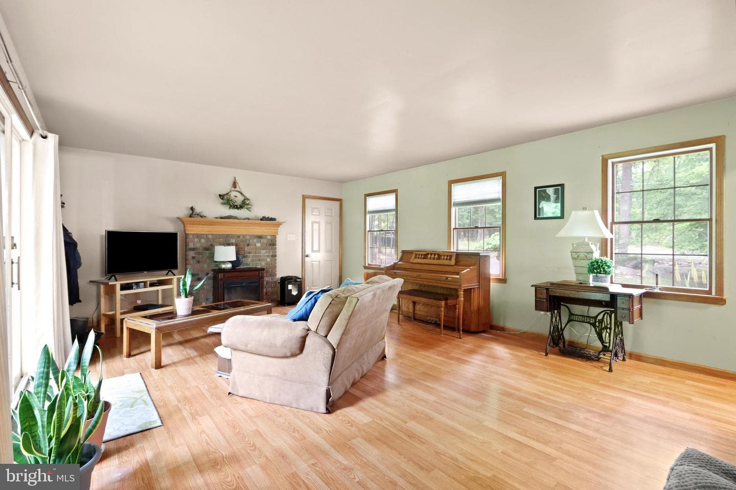 209 Remington Road photo 19
