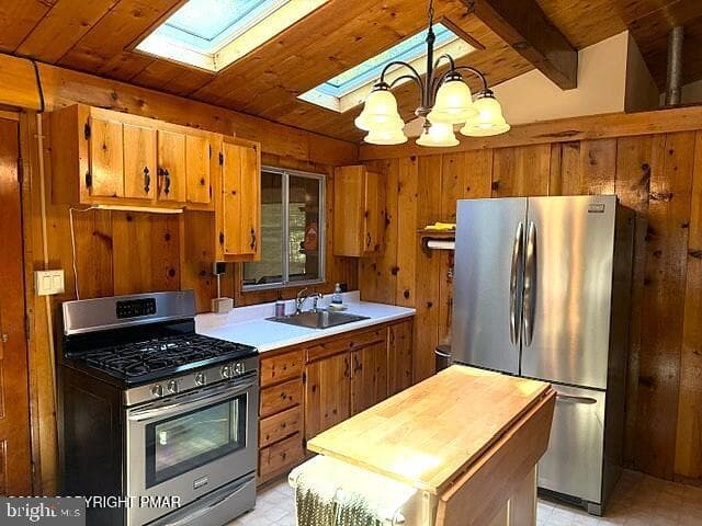241 Champlain Drive photo 6