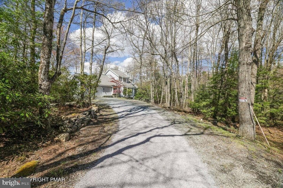 110 Powderhorn Drive, Long Pond