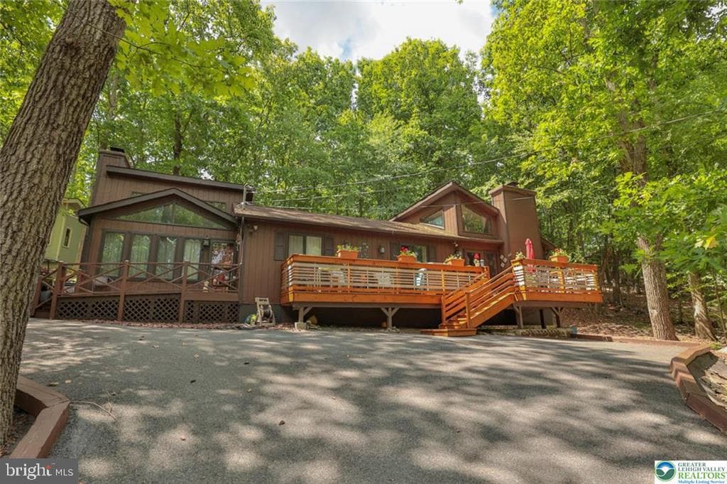 2114 Lansdale Drive, East Stroudsburg