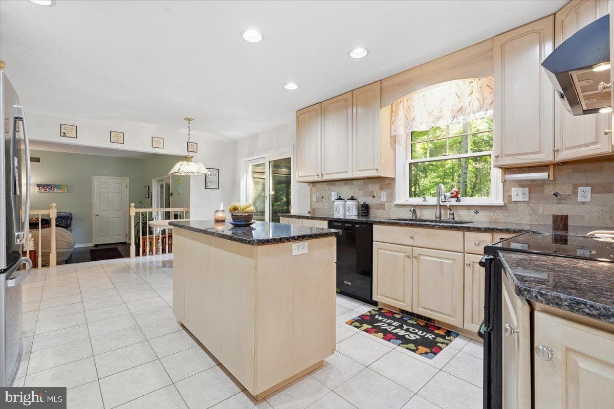 875 Greenview Drive photo 26