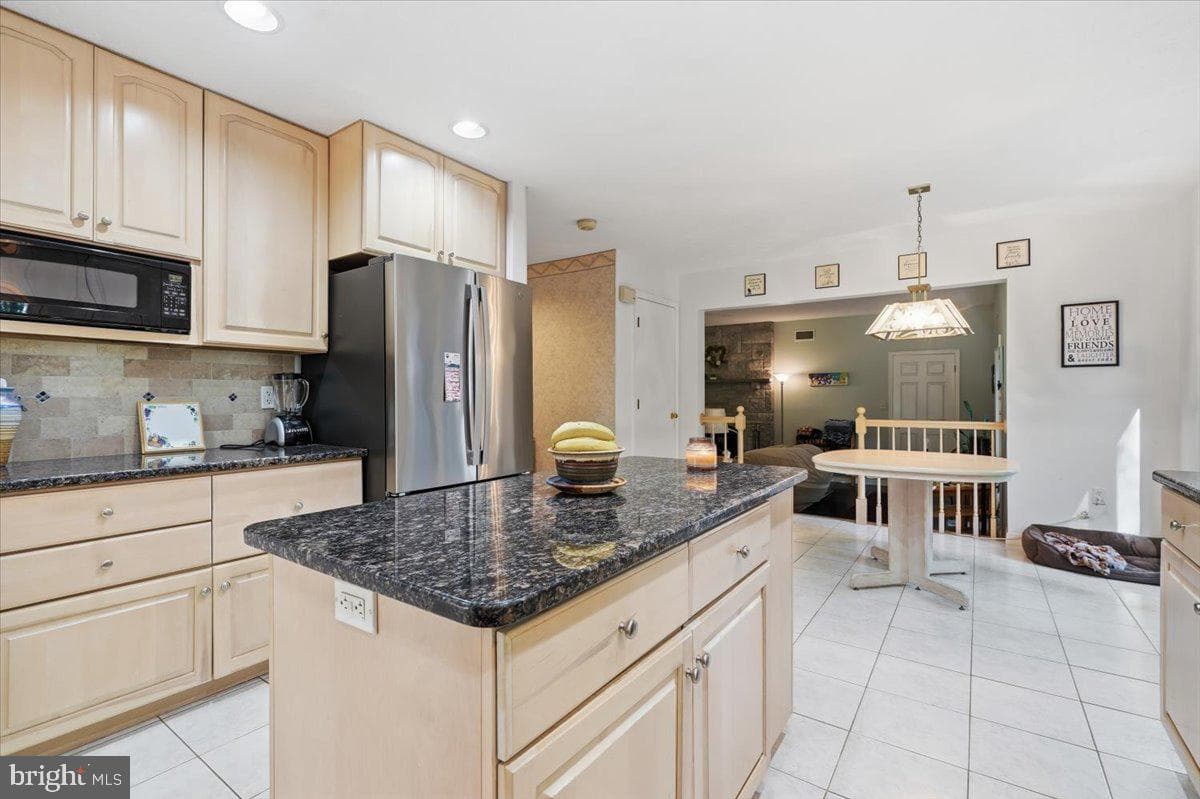 875 Greenview Drive photo 27