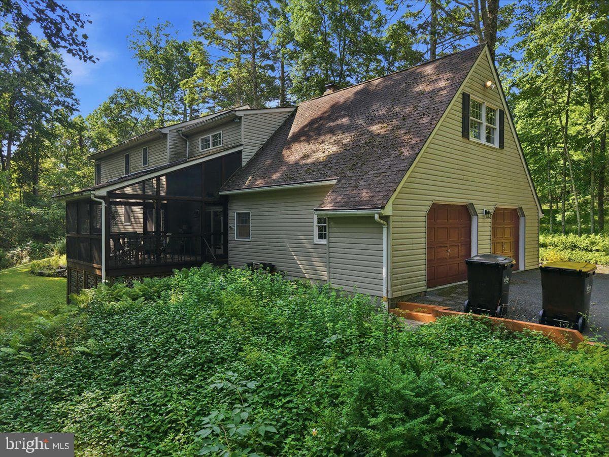 875 Greenview Drive photo 3