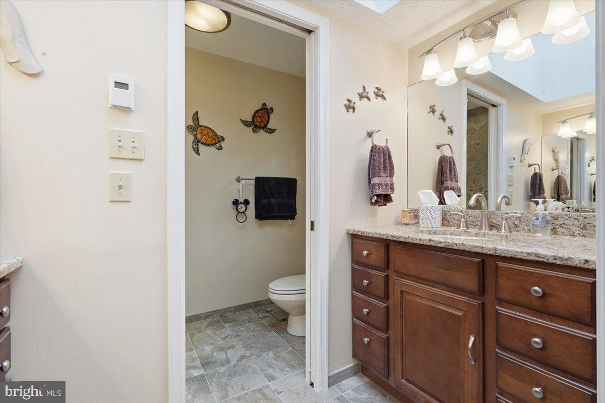 875 Greenview Drive photo 34