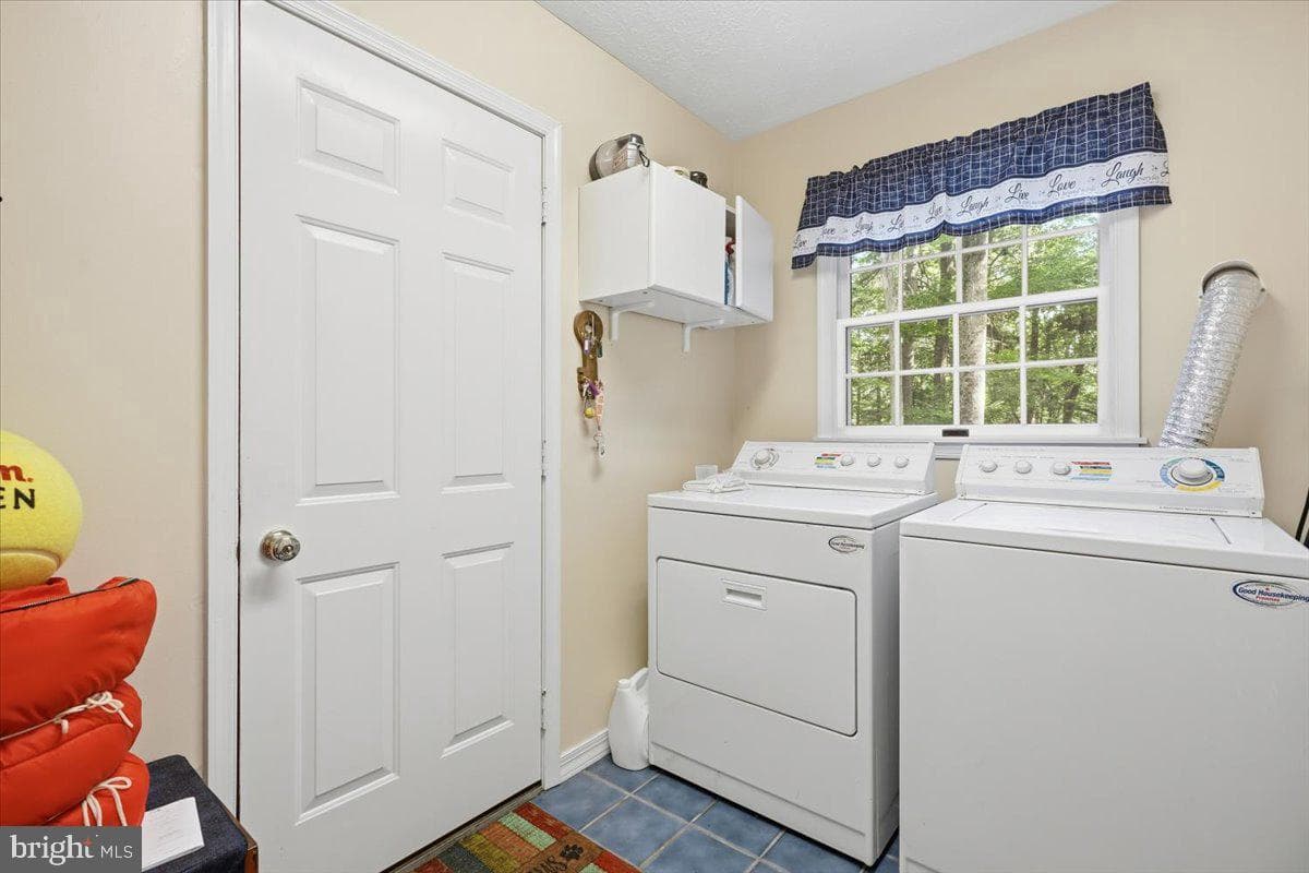 875 Greenview Drive photo 42