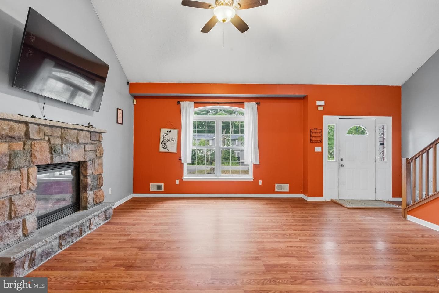 1124 Cambell Way photo 7