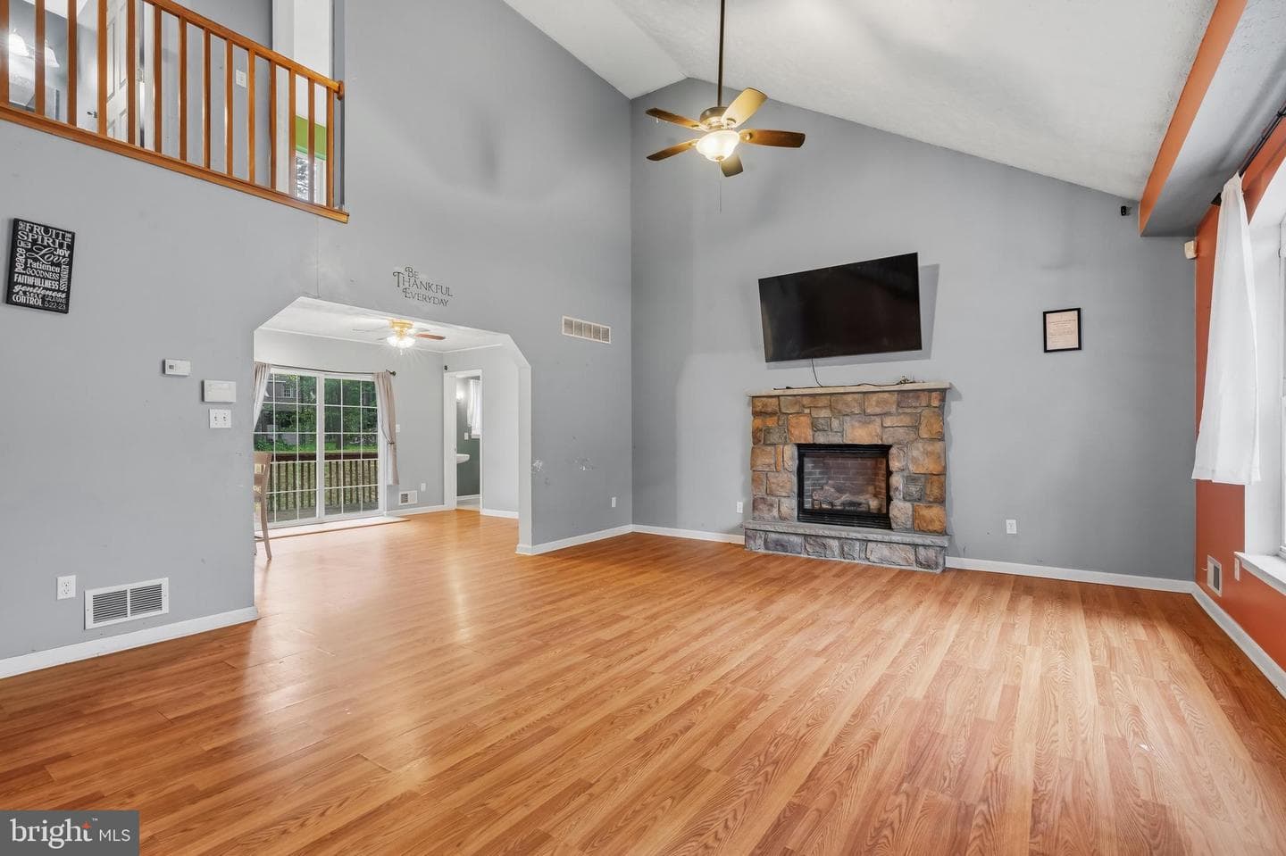 1124 Cambell Way photo 9