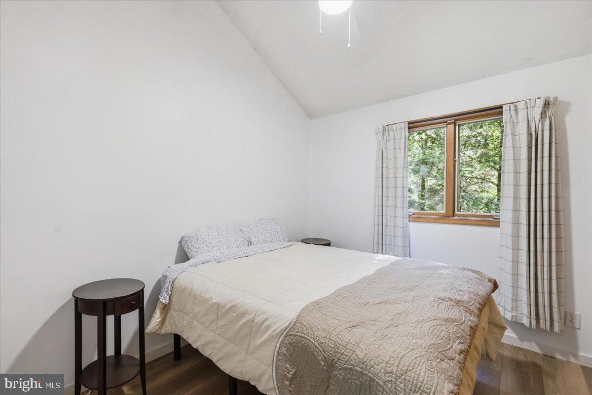 2208 Hillcrest Drive photo 30