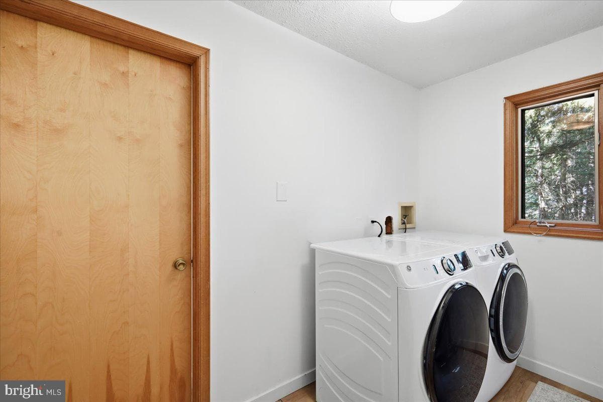 2208 Hillcrest Drive photo 34