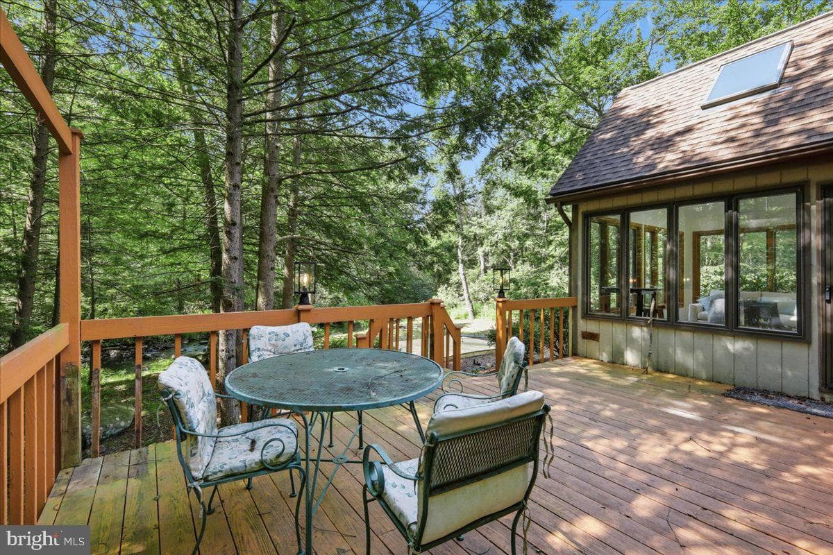 2208 Hillcrest Drive photo 46