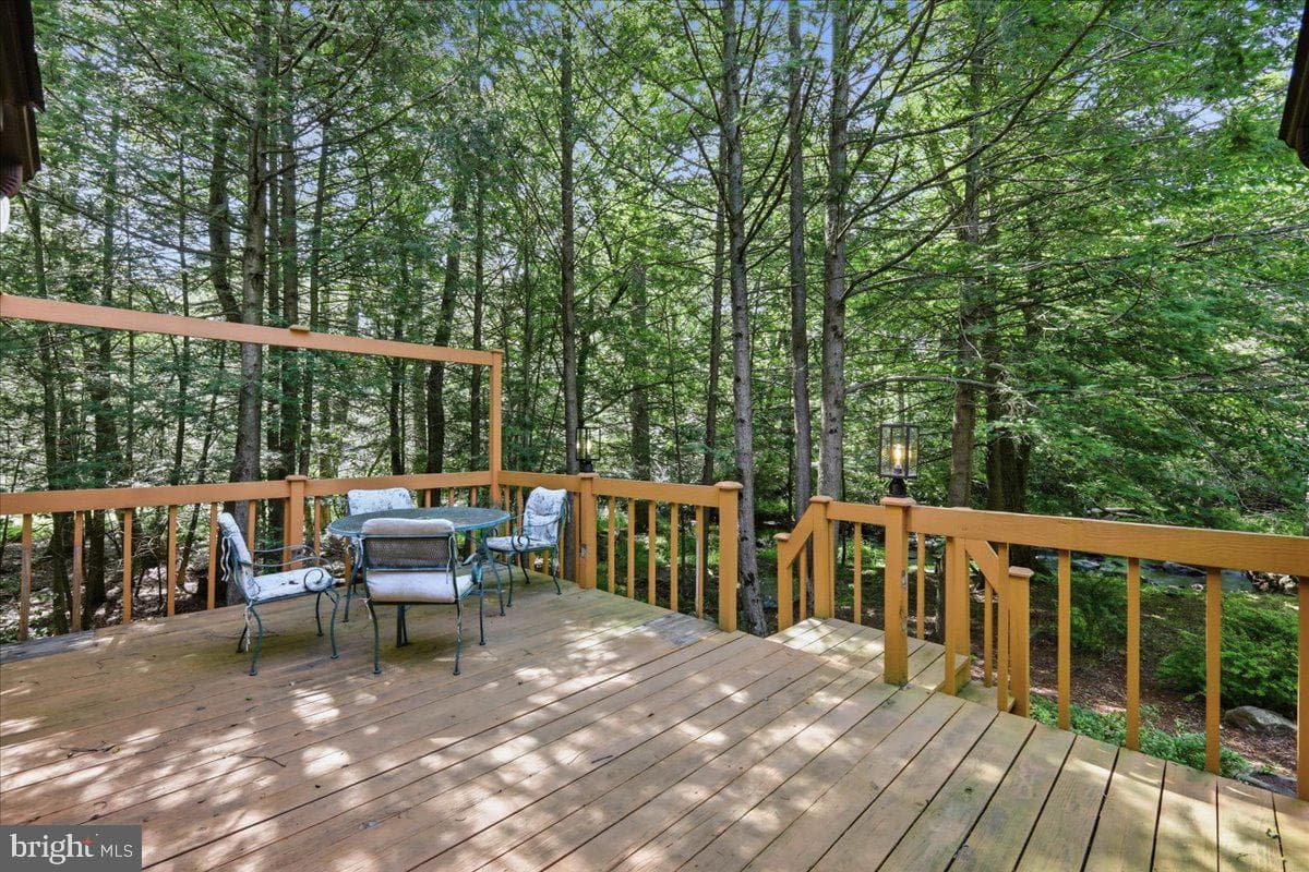 2208 Hillcrest Drive photo 47