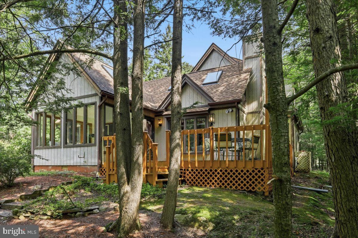 2208 Hillcrest Drive photo 48