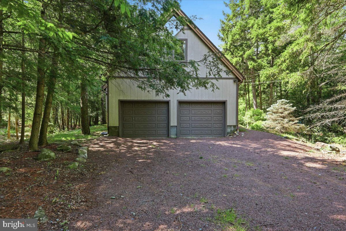 2208 Hillcrest Drive photo 51