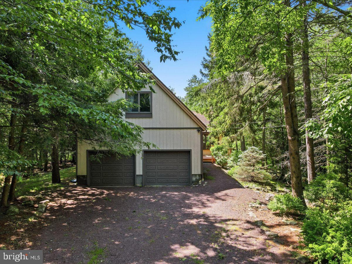 2208 Hillcrest Drive photo 52