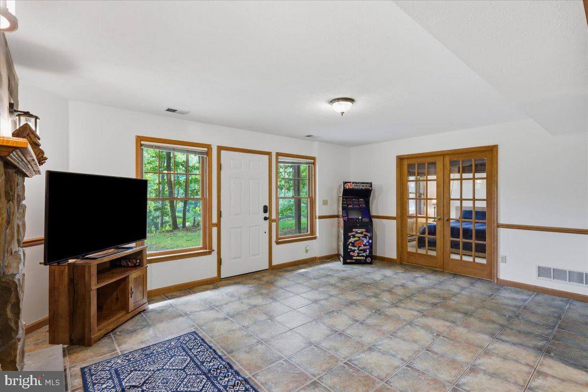 460 Spruce Drive photo 10