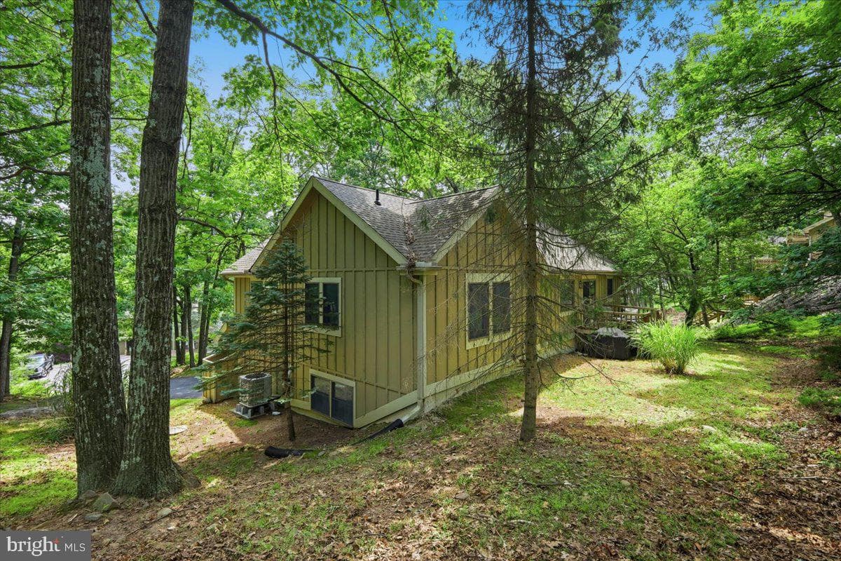 460 Spruce Drive photo 3