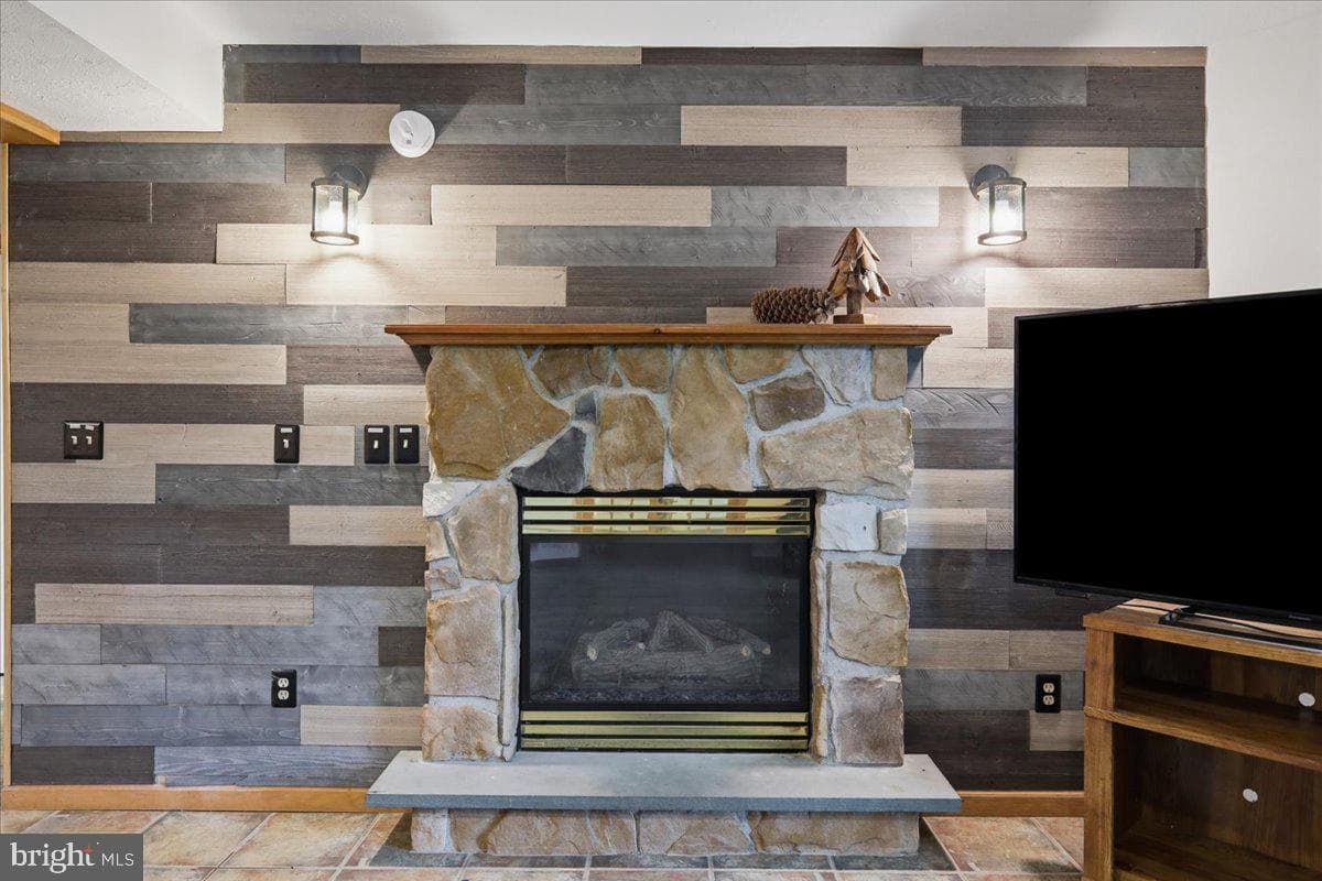 460 Spruce Drive photo 7