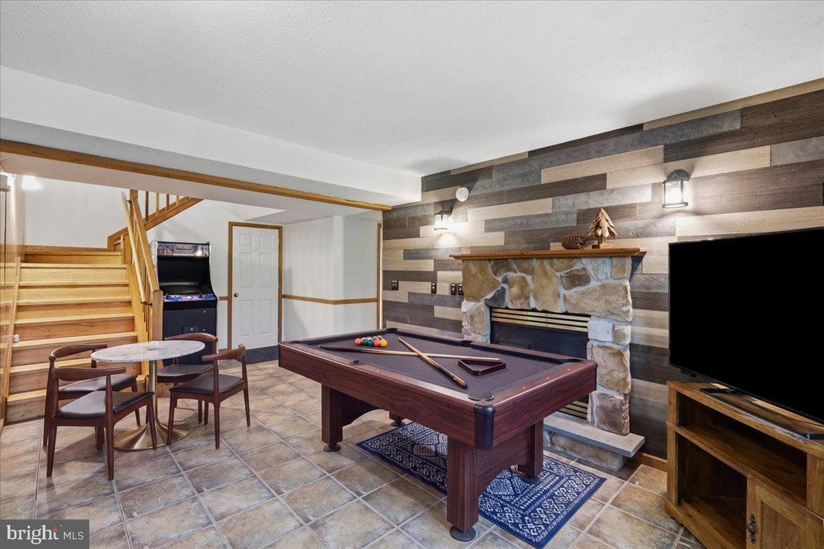 460 Spruce Drive photo 9