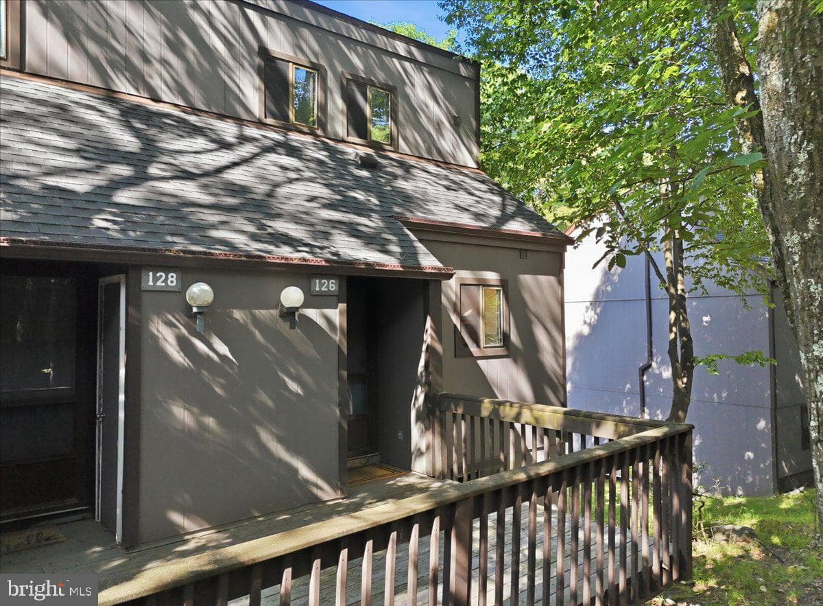 126 Cross Country Lane photo 3