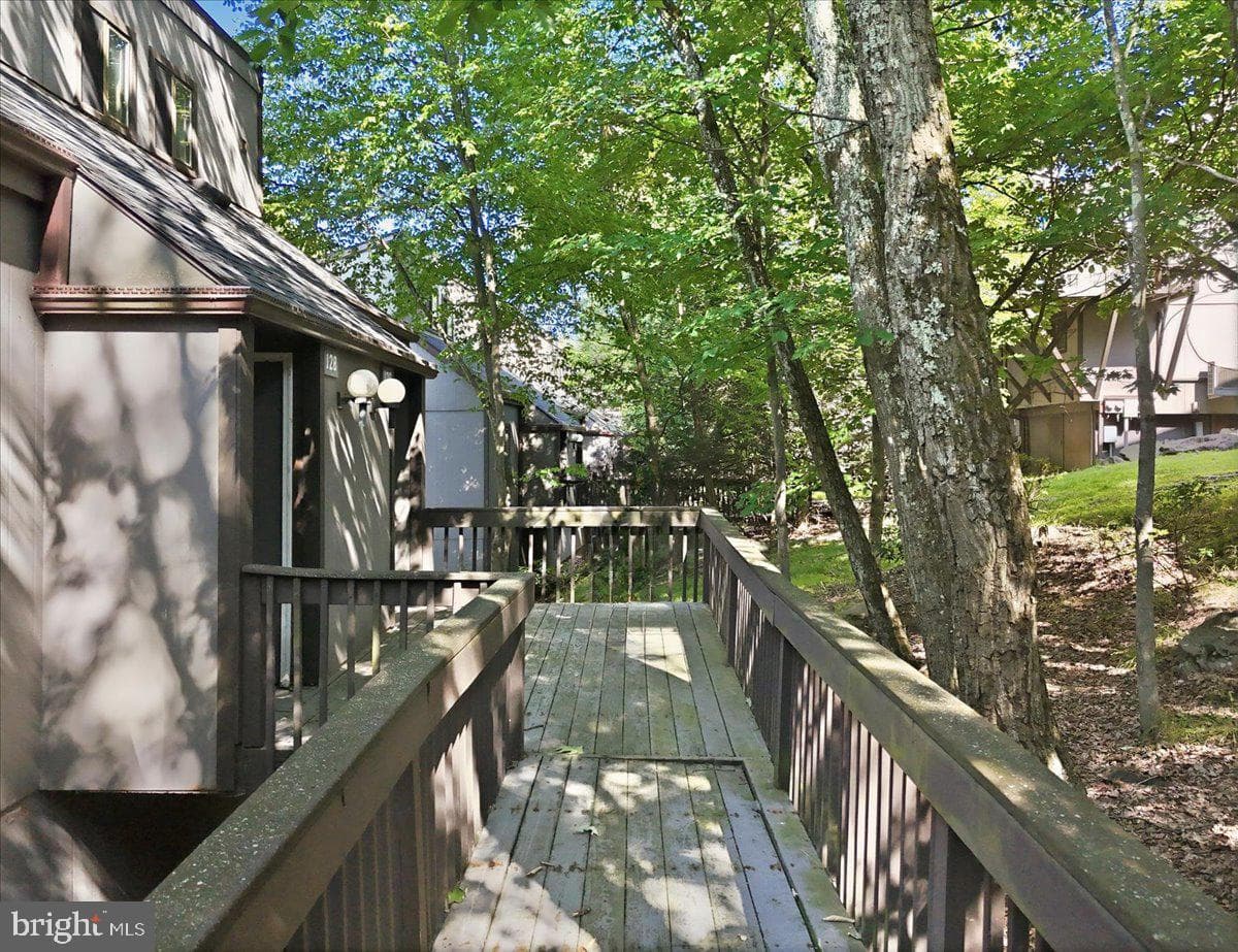126 Cross Country Lane photo 5