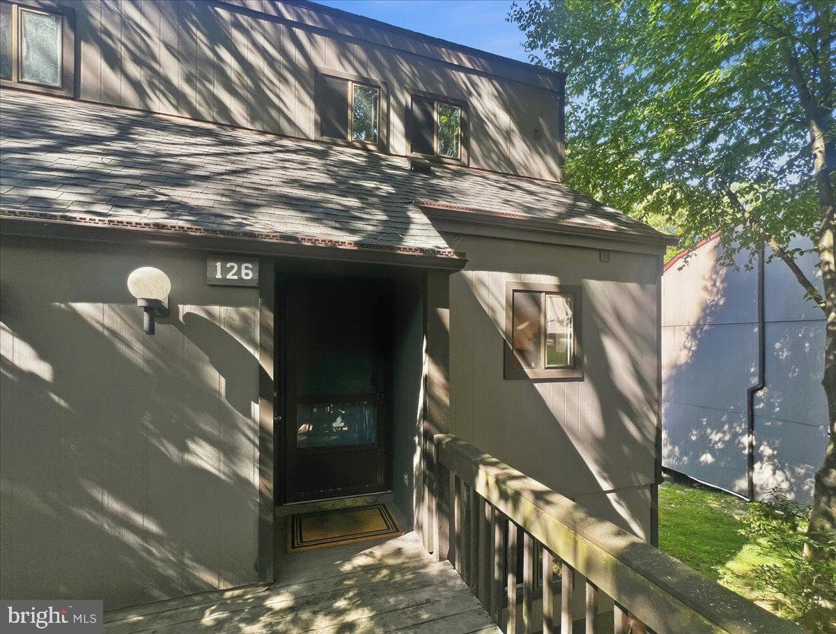 126 Cross Country Lane photo 6