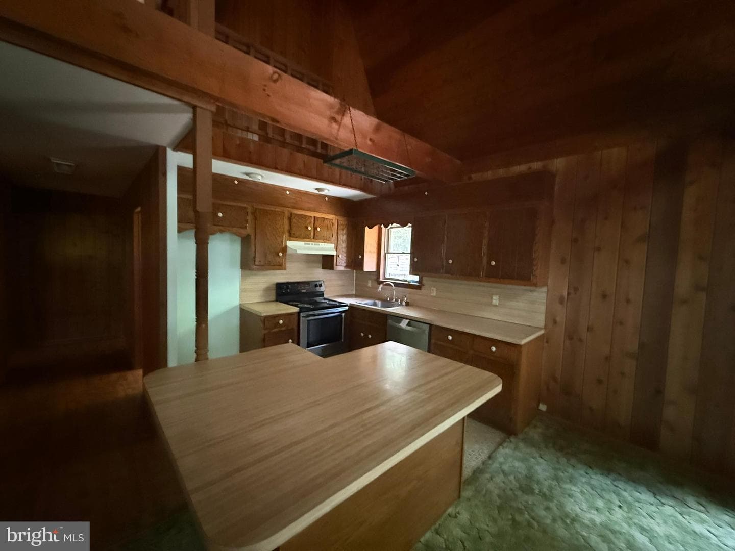 2542 Skyway Drive photo 11