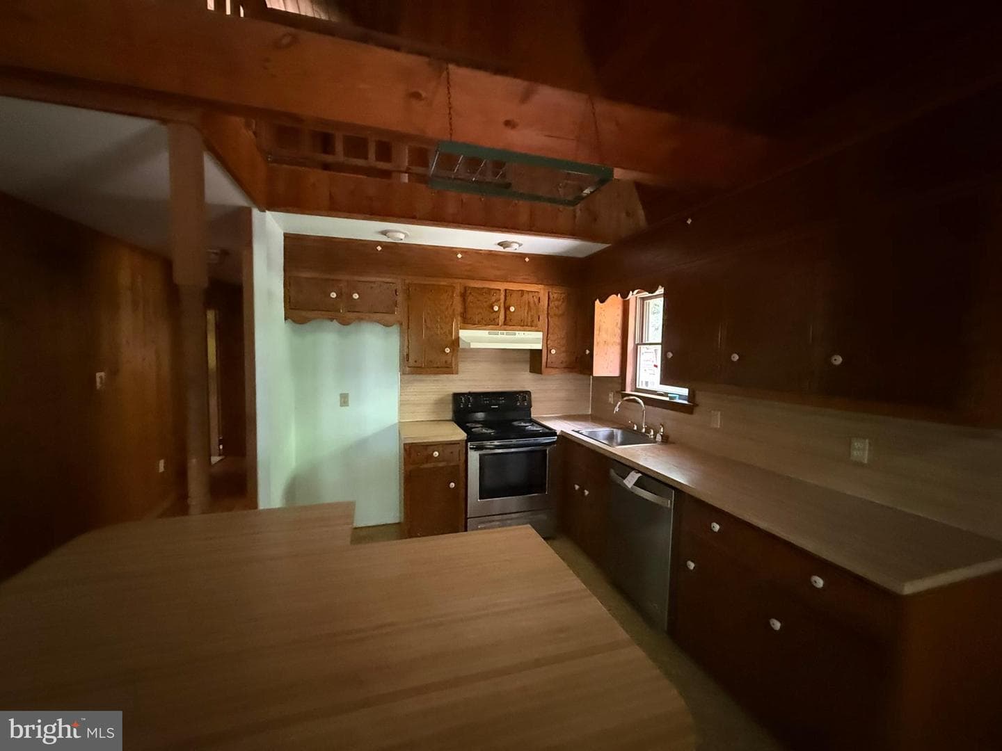 2542 Skyway Drive photo 12