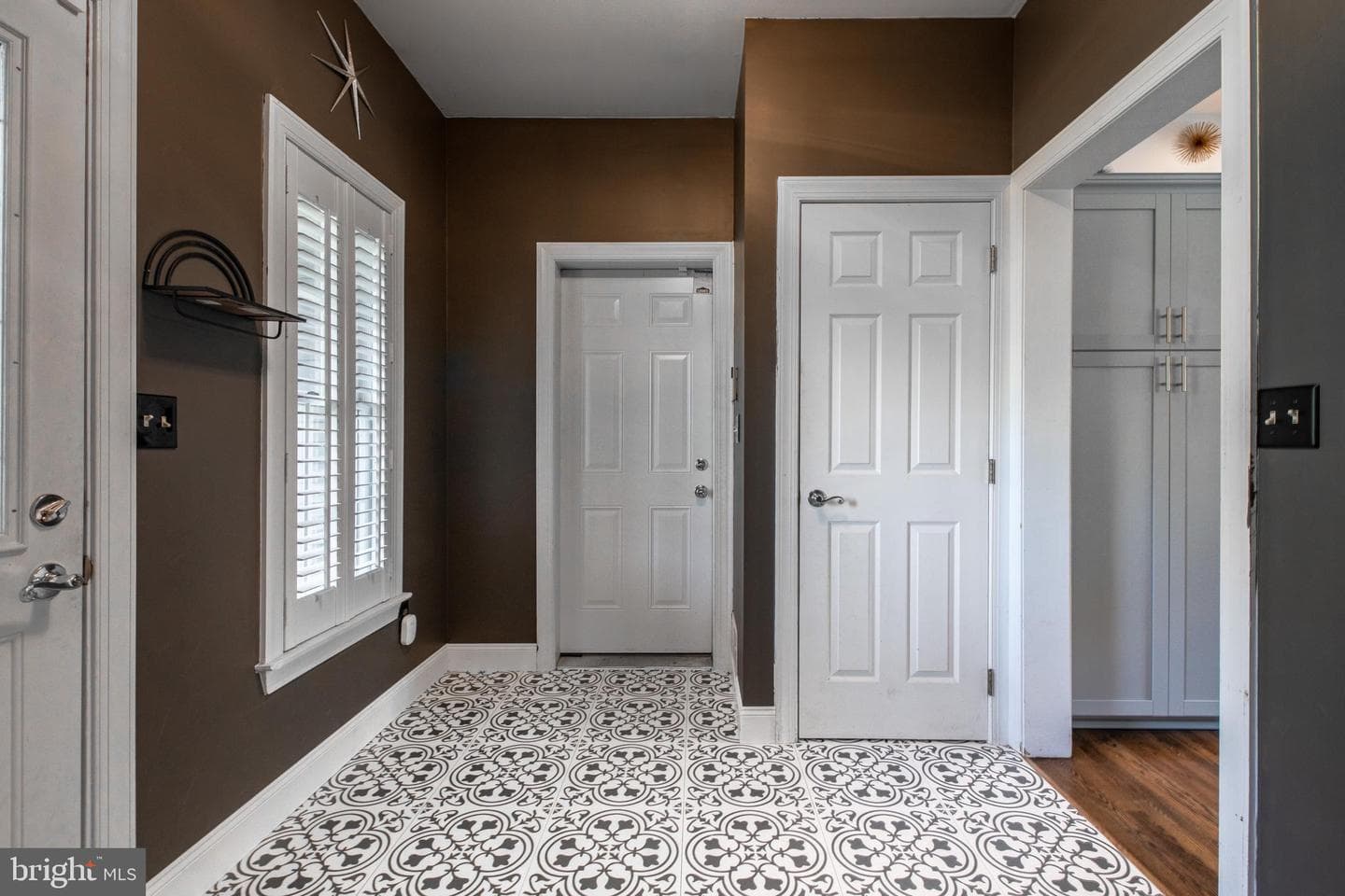 1843 Meadows photo 25