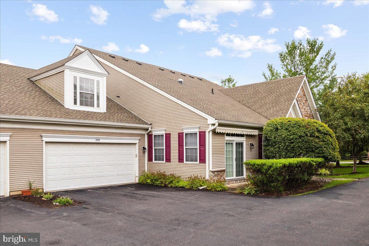 1818 Felicity Lane photo 2