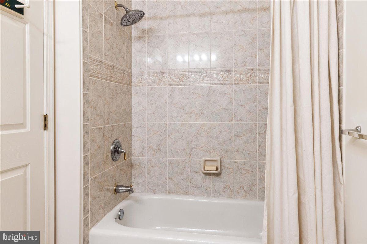 1818 Felicity Lane photo 22