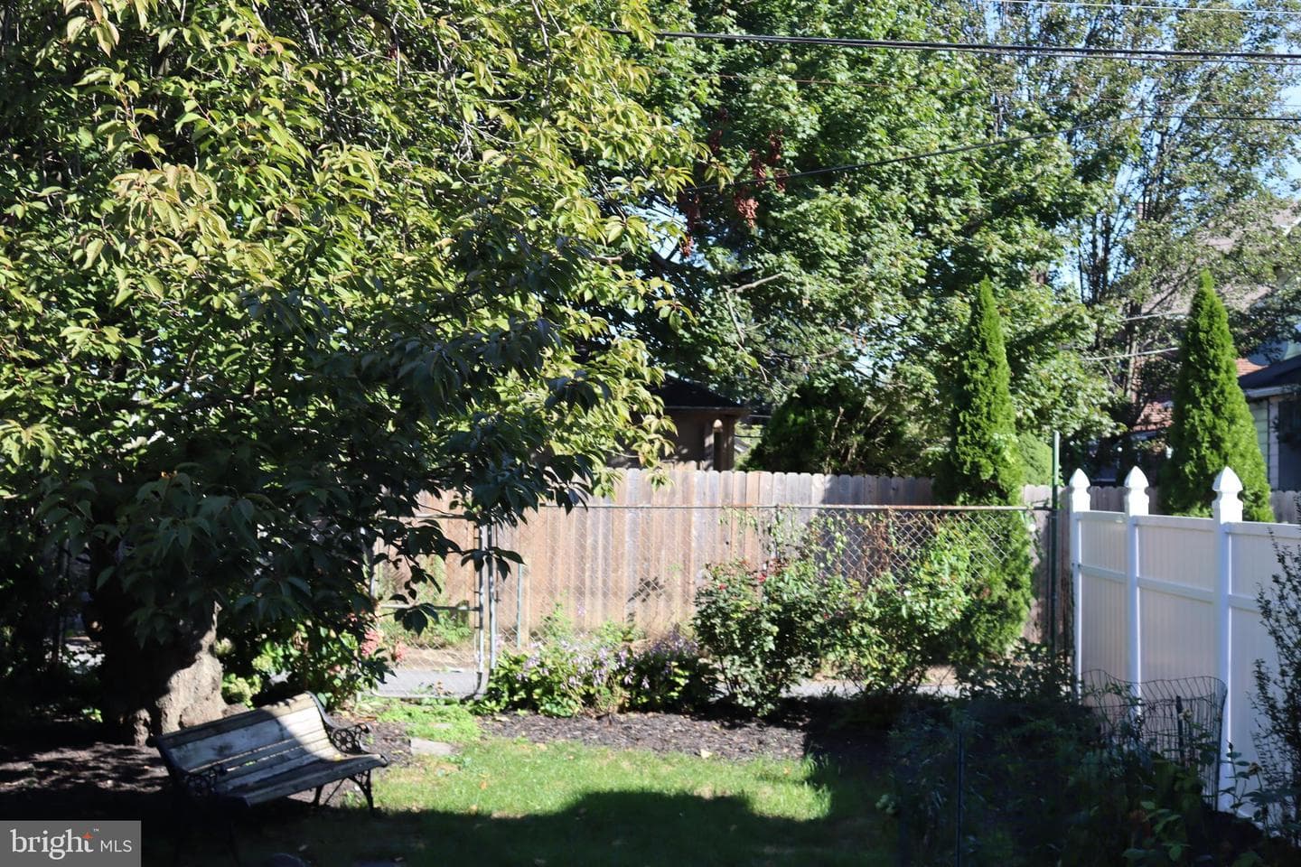 1611 Ferry Street photo 11