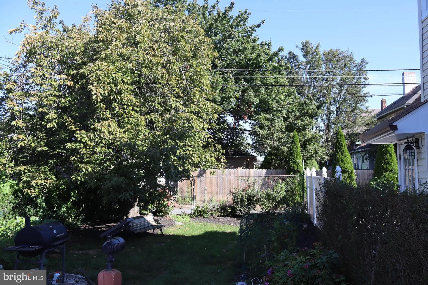 1611 Ferry Street photo 12