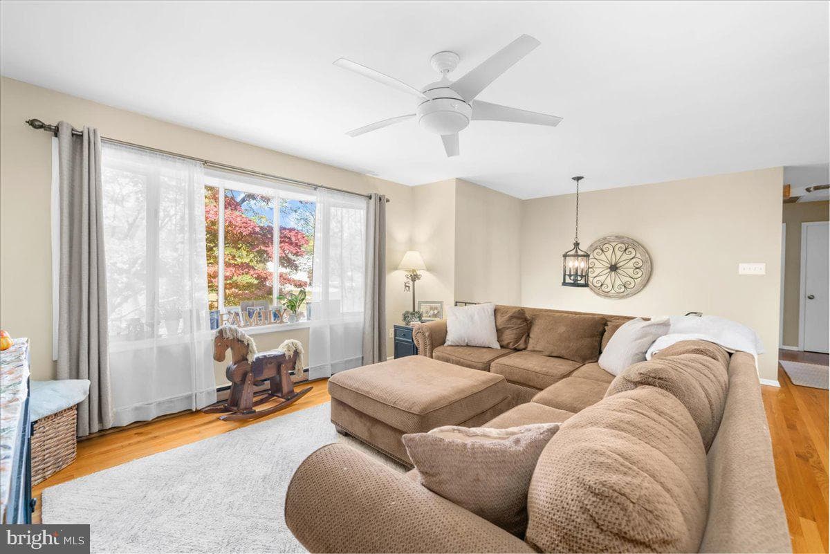 428 Johnston Drive photo 3