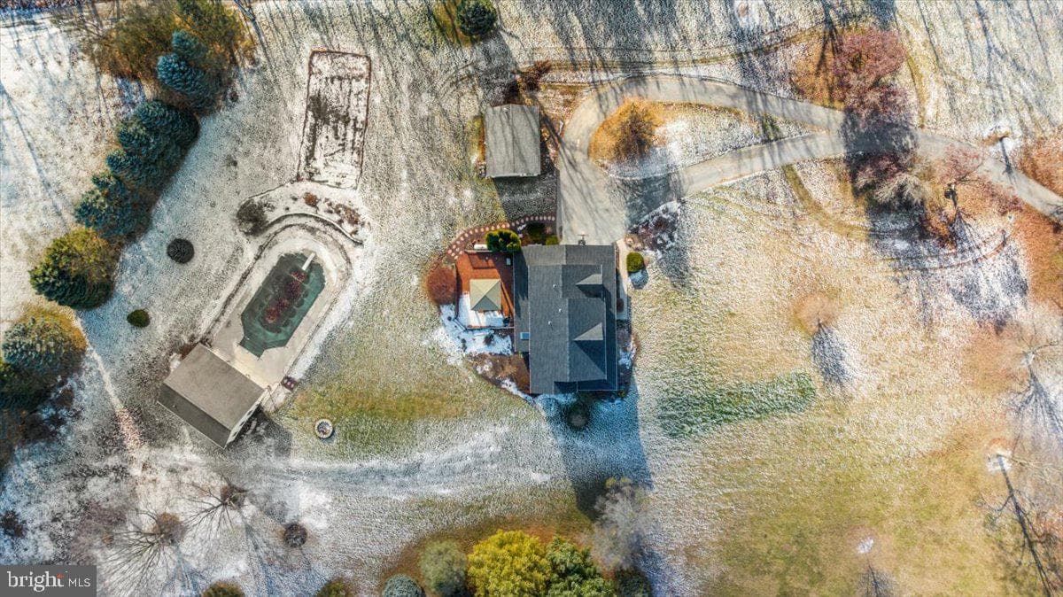 840 Blue Mountain Drive photo 13