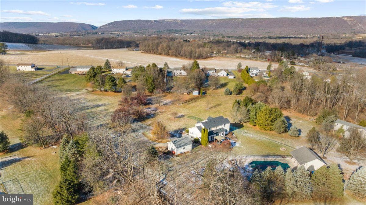 840 Blue Mountain Drive photo 14