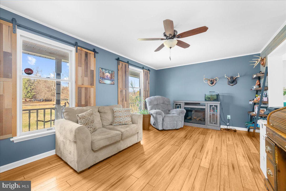 840 Blue Mountain Drive photo 17