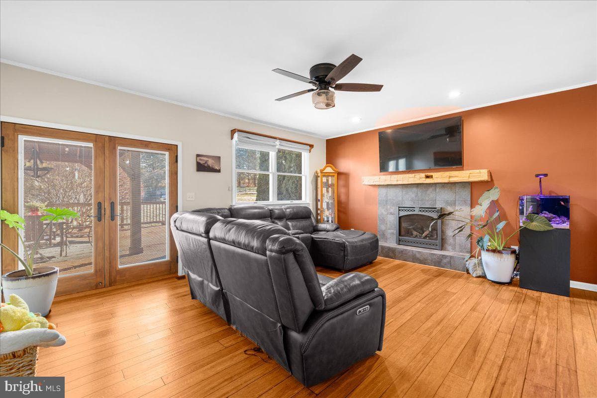 840 Blue Mountain Drive photo 27