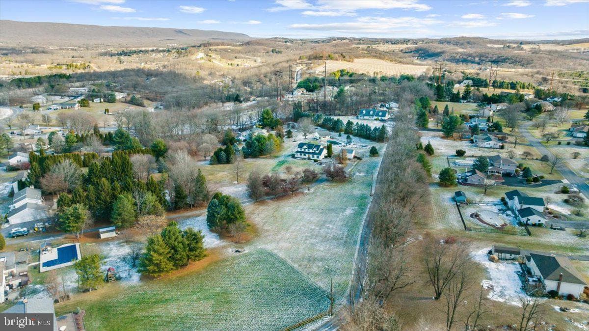 840 Blue Mountain Drive photo 9