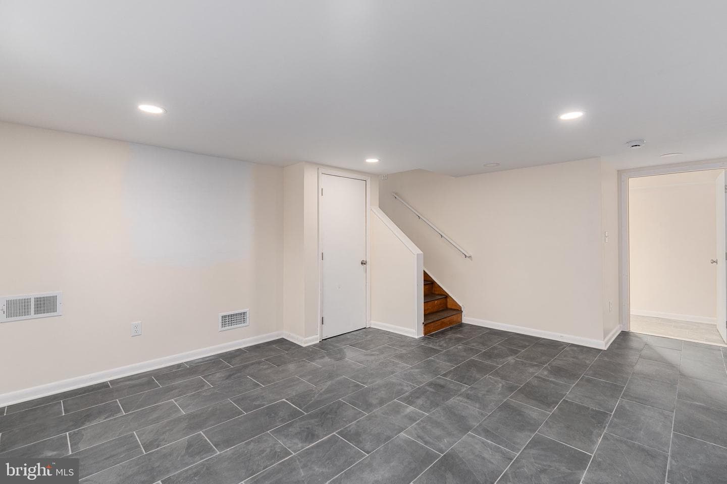 1444 E University Avenue photo 25