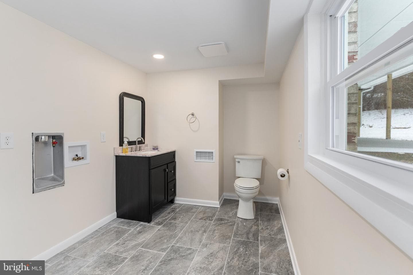 1444 E University Avenue photo 27
