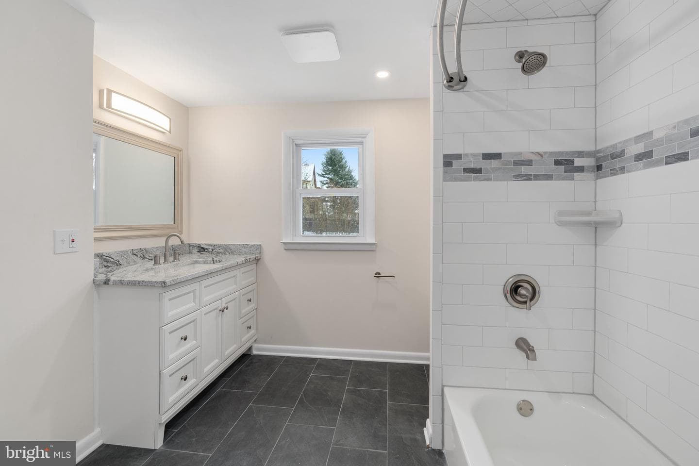 1444 E University Avenue photo 38