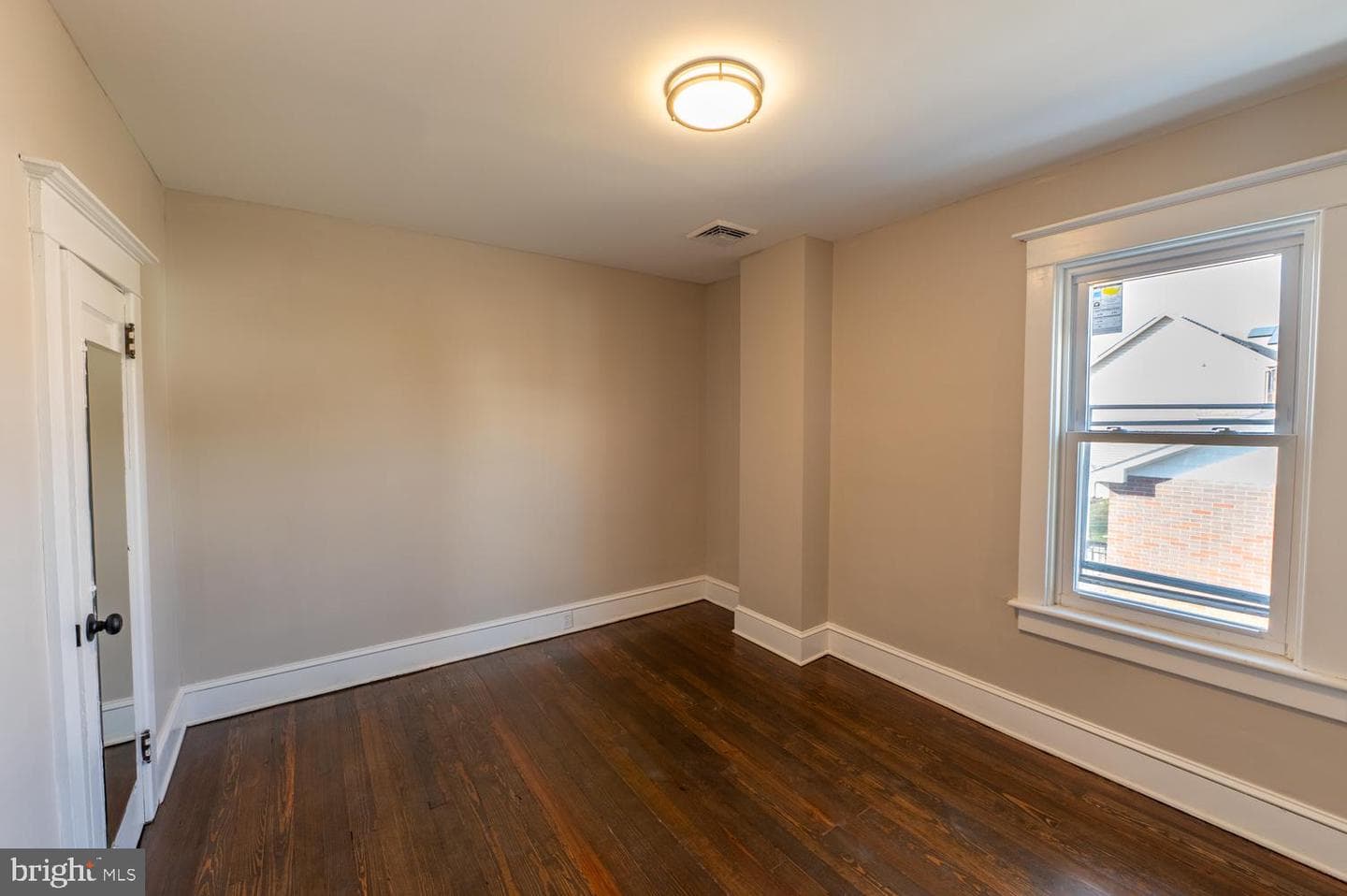 354 E Prospect Street photo 16