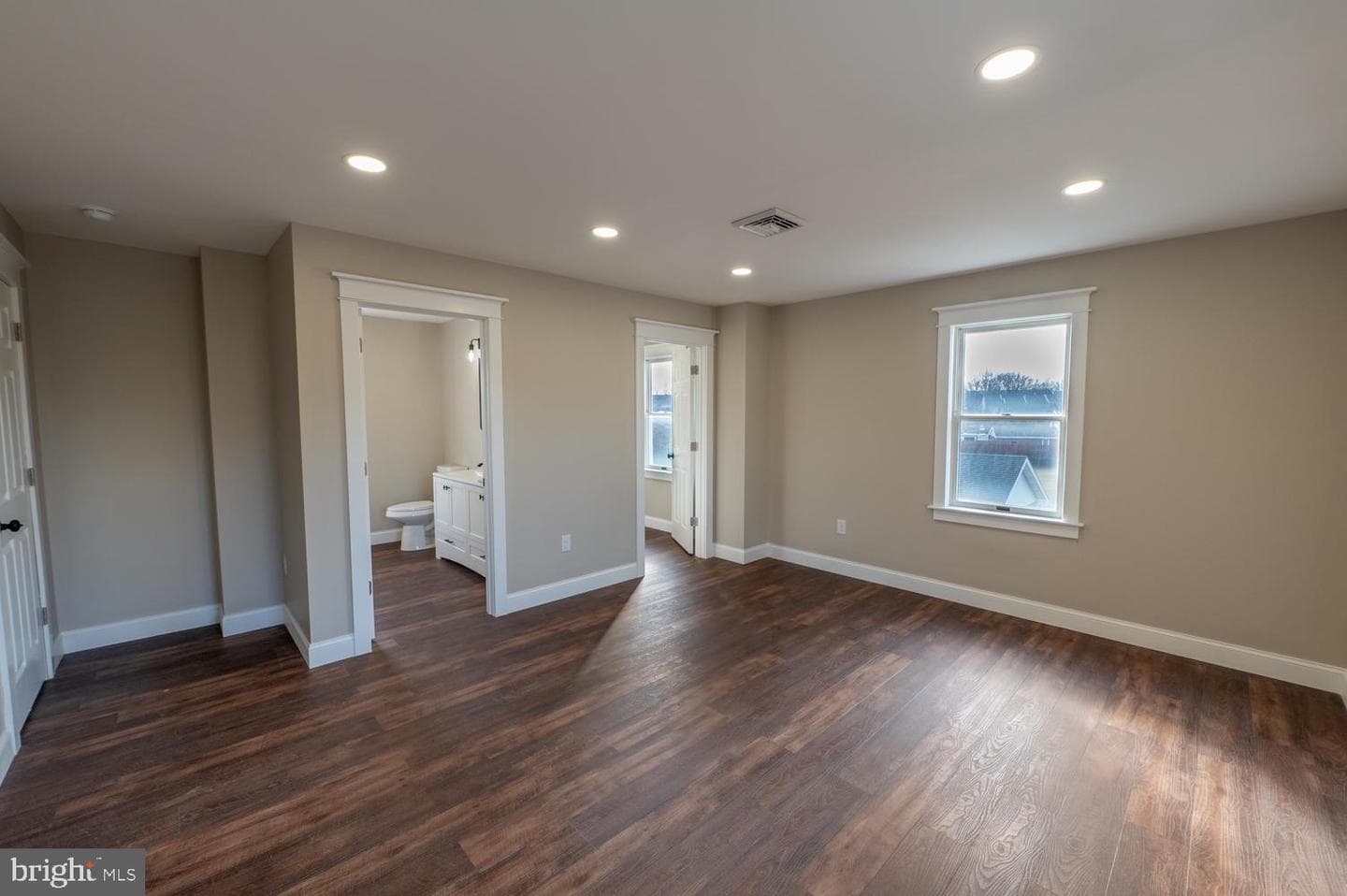 354 E Prospect Street photo 19