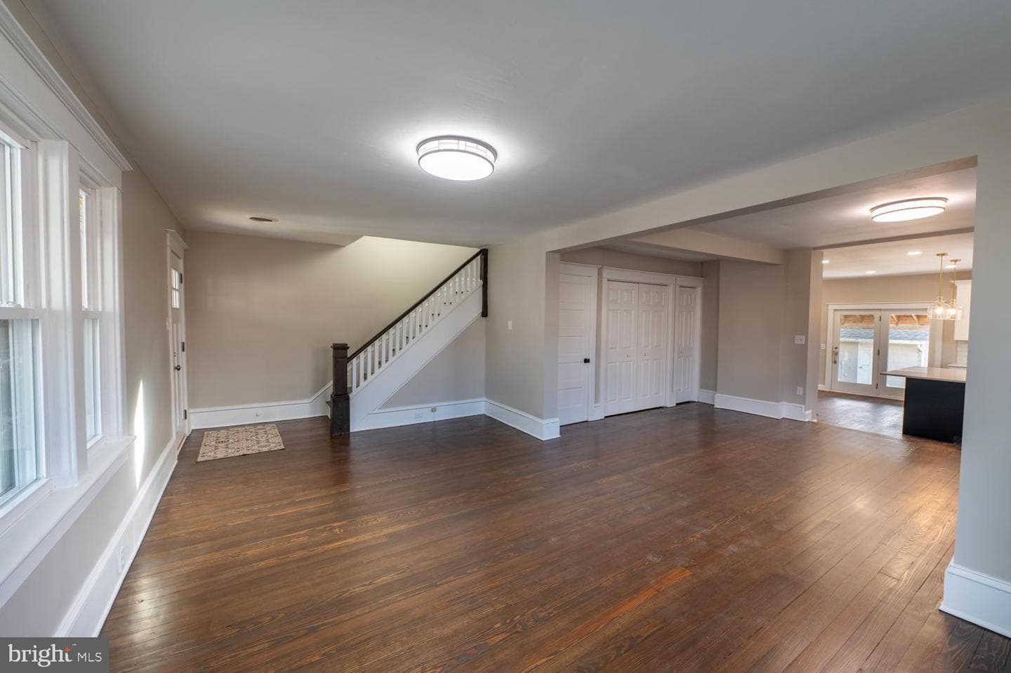 354 E Prospect Street photo 5